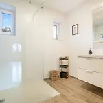 Easy *