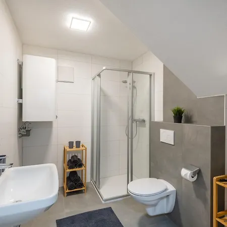 Easy Apartment